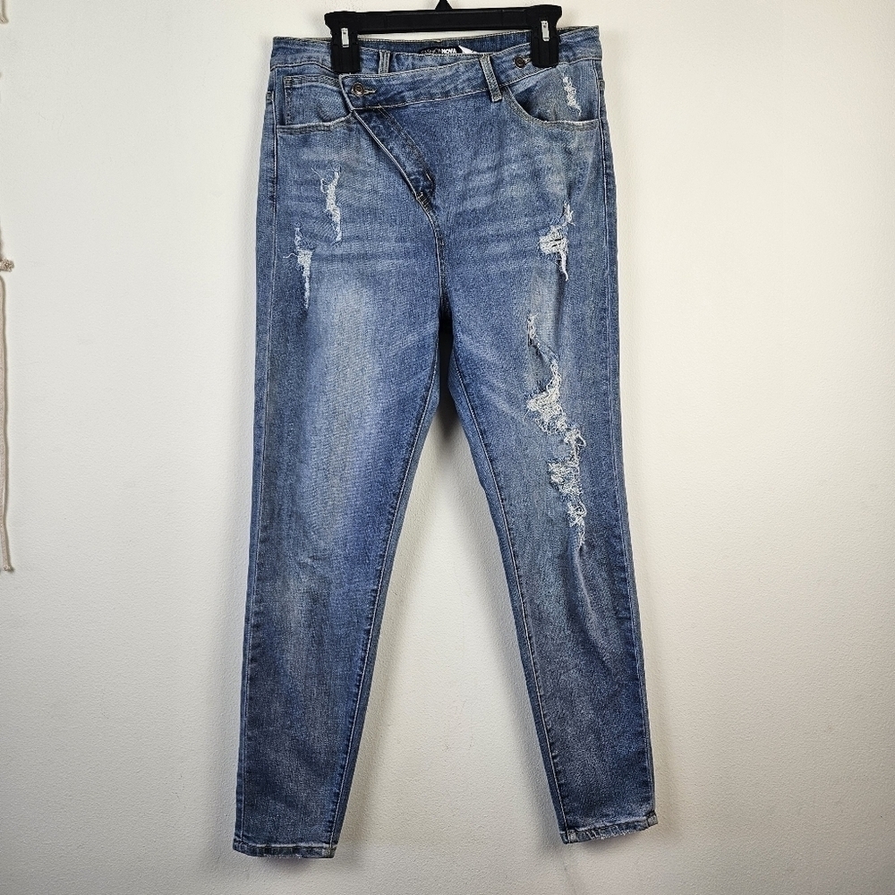 Fashion Nova Distressed Jeans Size 15